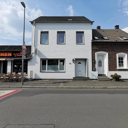 Am Stadtwald Apartment